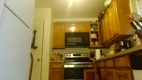 Snapshot of diamondmonroexo chatting on 10/28/25, 05:37 DiamondMonroeXo online show from 10/28/25, 05:37