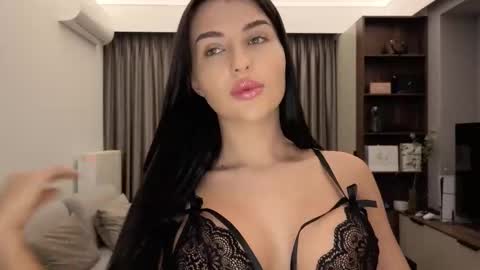 Iris online show from 01/13/26, 08:47