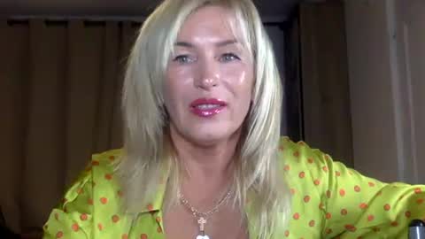 diana583578 online show from 10/15/25, 05:02