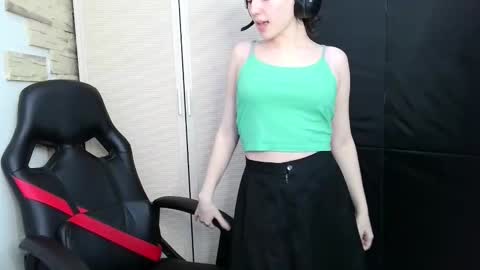 Snapshot of diana_back3 chatting on 11/17/25, 10:10 diana_back3 online show from 11/17/25, 10:10