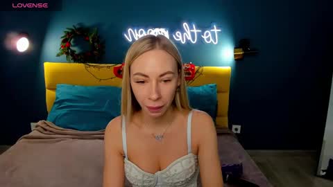 Snapshot of diana_garrett chatting on 12/16/24, 08:52 Diana  online show from 12/16/24, 08:52