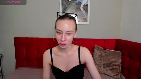 Snapshot of diana_garrett chatting on 09/22/25, 02:02 Diana  online show from 09/22/25, 02:02