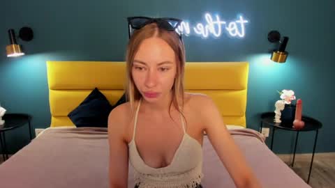 Snapshot of diana_garrett chatting on 07/20/26, 01:42 Diana online show from 07/20/26, 01:42