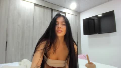 Snapshot of diana_jones_ chatting on 09/17/25, 01:51 POCA online show from 09/17/25, 01:51