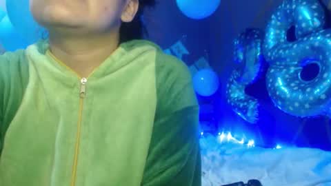 Snapshot of diana_smit_ chatting on 11/22/25, 12:20 diana online show from 11/22/25, 12:20