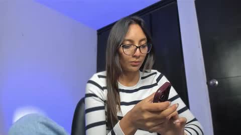 Snapshot of dianadirty1 chatting on 11/12/25, 02:23 dianadirty1 online show from 11/12/25, 02:23