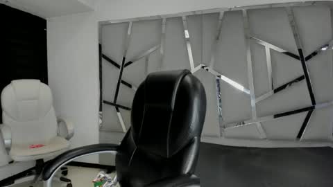 Snapshot of dianarous chatting on 10/13/25, 04:45 dianarous online show from 10/13/25, 04:45