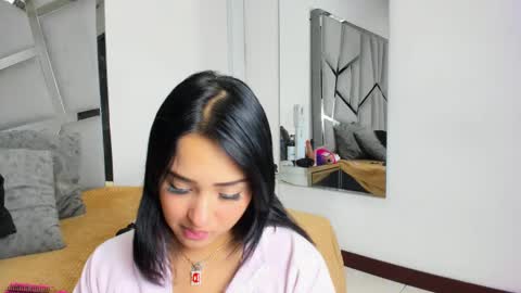 Snapshot of dianarous chatting on 10/16/25, 02:45 dianarous online show from 10/16/25, 02:45