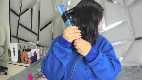 Snapshot of dianarous chatting on 11/10/25, 03:16 dianarous online show from 11/10/25, 03:16