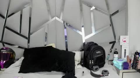 Snapshot of dianarous chatting on 03/07/26, 03:47 dianarous online show from 03/07/26, 03:47