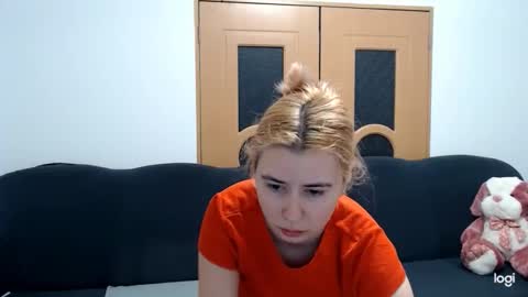 Snapshot of dianasmiey7 chatting on 02/14/25, 09:34 dianasmiey7 online show from 02/14/25, 09:34