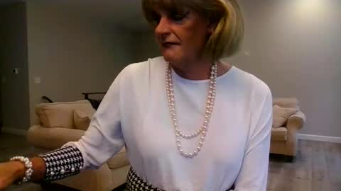 dianeheels online show from 04/28/26, 02:00