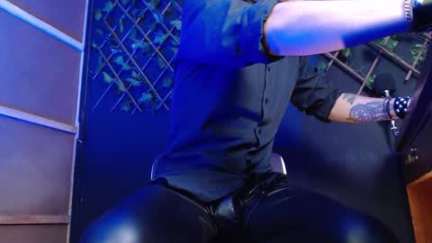 DICAPRIO online show from 11/21/25, 07:12