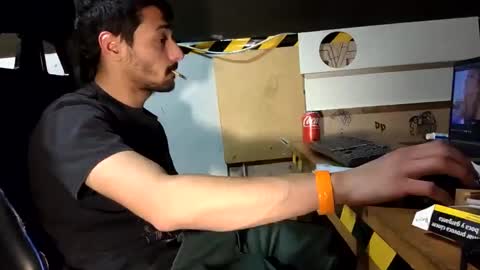 Snapshot of dick4play222 chatting on 03/02/25, 01:47 dick4play222 online show from 03/02/25, 01:47