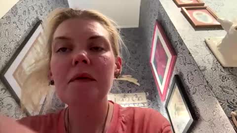 Snapshot of dickeddownsouth chatting on 11/10/25, 04:22 Beau online show from 11/10/25, 04:22