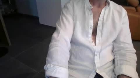 Snapshot of dickens1976 chatting on 05/31/26, 02:46 dickens1976 online show from 05/31/26, 02:46