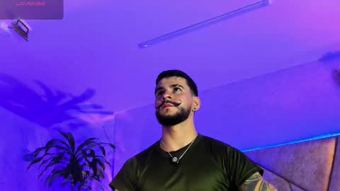 Snapshot of dickgriffith chatting on 09/25/25, 01:15 Dick Griffith online show from 09/25/25, 01:15