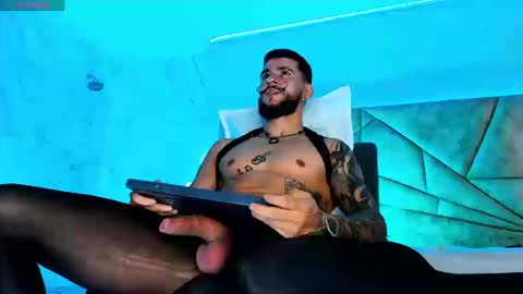 Snapshot of dickgriffith chatting on 01/14/26, 01:17 Dick Griffith online show from 01/14/26, 01:17