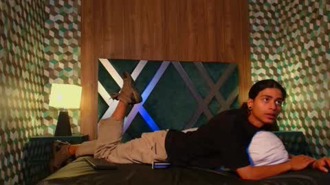 Snapshot of dickie_dicking chatting on 11/15/25, 09:32 dickie_dicking online show from 11/15/25, 09:32