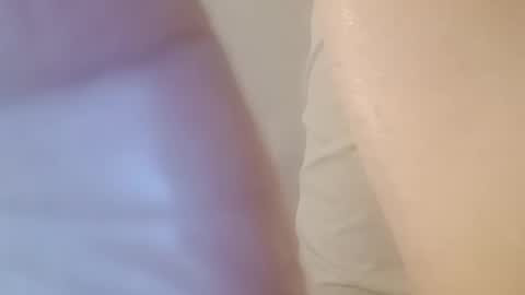 dickielee306251 online show from 11/09/25, 04:00