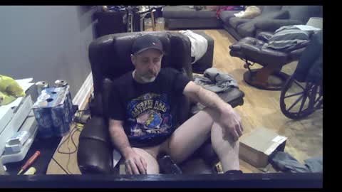Snapshot of dickrb1984 chatting on 02/17/25, 05:58 dickrb1984 online show from 02/17/25, 05:58