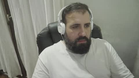 Snapshot of dicristalino chatting on 04/07/26, 02:45 Cristian Dipolino online show from 04/07/26, 02:45