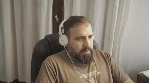 Snapshot of dicristalino chatting on 05/10/26, 03:06 Cristian Dipolino online show from 05/10/26, 03:06