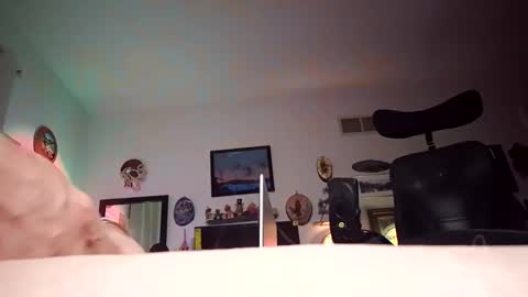 Snapshot of didudoit chatting on 10/22/25, 01:39 Dug 53 online show from 10/22/25, 01:39