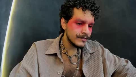 Snapshot of diemond_latinx98 chatting on 11/26/25, 05:58 diemond_latinx98 online show from 11/26/25, 05:58