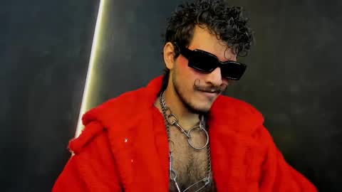 Snapshot of diemond_latinx98 chatting on 11/28/25, 02:09 diemond_latinx98 online show from 11/28/25, 02:09