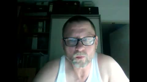 Snapshot of dierenfeld chatting on 01/12/25, 10:43 dierenfeld online show from 01/12/25, 10:43