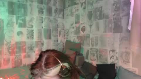 Hi im Alice 3 Im usualy online 03-10 or 17-21 UTC0 online show from 05/05/26, 02:30