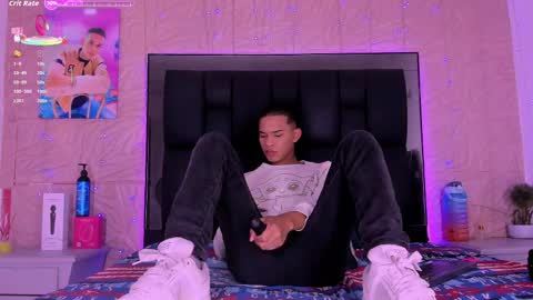 Snapshot of dilam_alfonzo chatting on 09/18/25, 09:17 Dilan online show from 09/18/25, 09:17