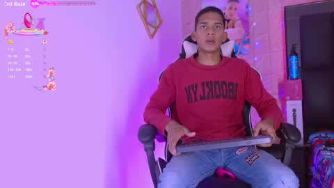 Snapshot of dilam_alfonzo chatting on 11/02/25, 08:11 Dilan online show from 11/02/25, 08:11