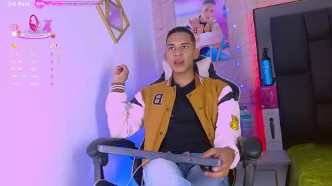 Snapshot of dilam_alfonzo chatting on 11/12/25, 07:57 Dilan online show from 11/12/25, 07:57