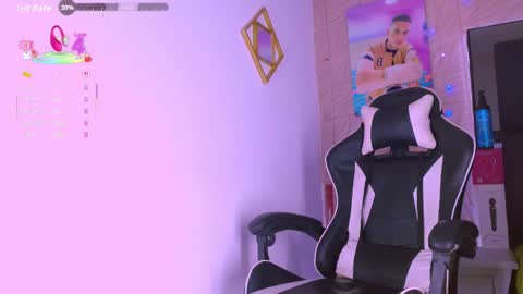 Snapshot of dilam_alfonzo chatting on 11/14/25, 08:07 Dilan online show from 11/14/25, 08:07