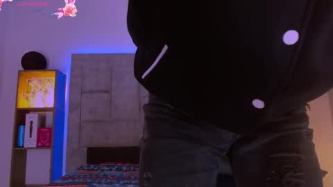 Dilan online show from 12/17/25, 12:33