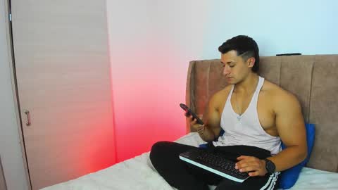 Snapshot of dilan_coy chatting on 12/19/25, 10:17 Dilan Coy online show from 12/19/25, 10:17