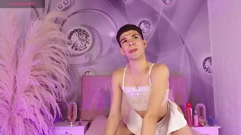 dilan_femboy_ online show from 07/03/26, 02:12