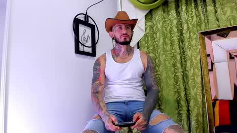 dilan_scootk_ online show from 11/17/25, 11:27