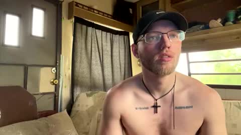 Snapshot of dilf_96 chatting on 05/18/26, 04:57 Daddy online show from 05/18/26, 04:57