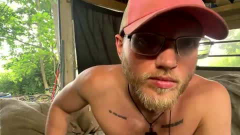 Snapshot of dilf_96 chatting on 06/10/26, 08:30 Daddy online show from 06/10/26, 08:30