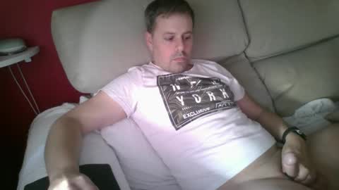 dili999 online show from 10/06/25, 05:32