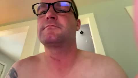 Snapshot of dill327 chatting on 06/13/26, 04:16 dill327 online show from 06/13/26, 04:16