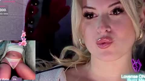 Snapshot of dimamilf chatting on 12/01/25, 08:25 Maria online show from 12/01/25, 08:25