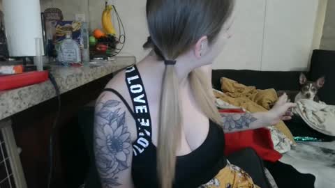 Sofie online show from 02/04/25, 06:38