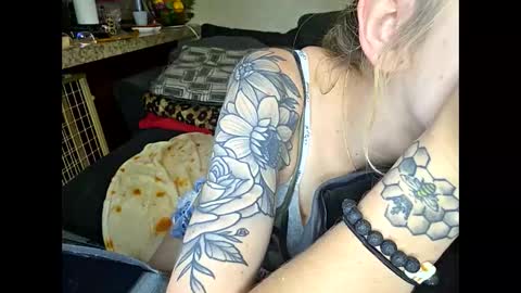 Sofie online show from 04/27/26, 10:35