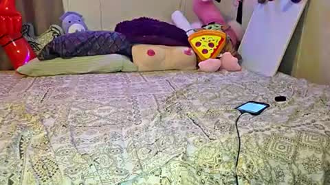 Snapshot of dimepiecexxx chatting on 07/05/26, 11:39 Sofie online show from 07/05/26, 11:39