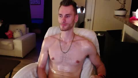 Snapshot of dimitri_4793 chatting on 02/06/25, 12:22 Meechii online show from 02/06/25, 12:22