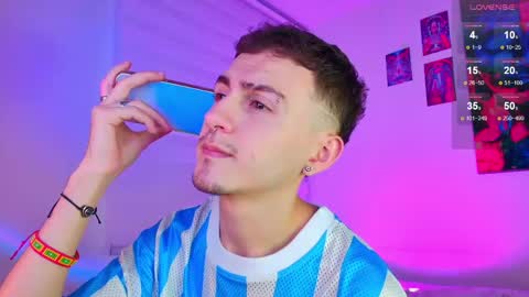 Julian Independent Model online show from 06/03/26, 12:24